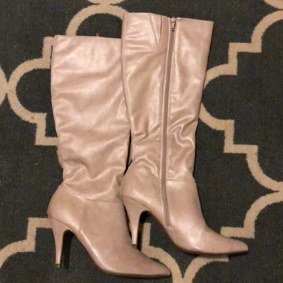 Pesaro Shoes - Tan knee high boots